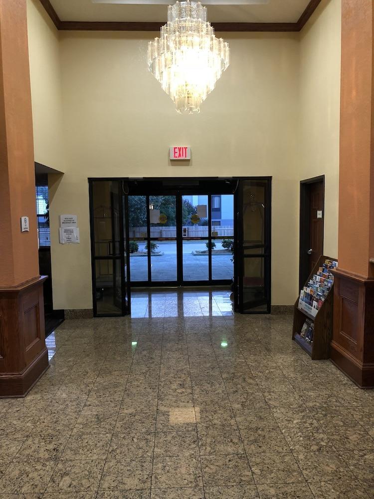 Quality Inn & Suites Muskogee Εξωτερικό φωτογραφία